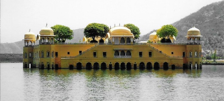 Jal Mahal im Man-Sagar-See